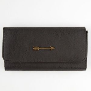 Black arrow wallet